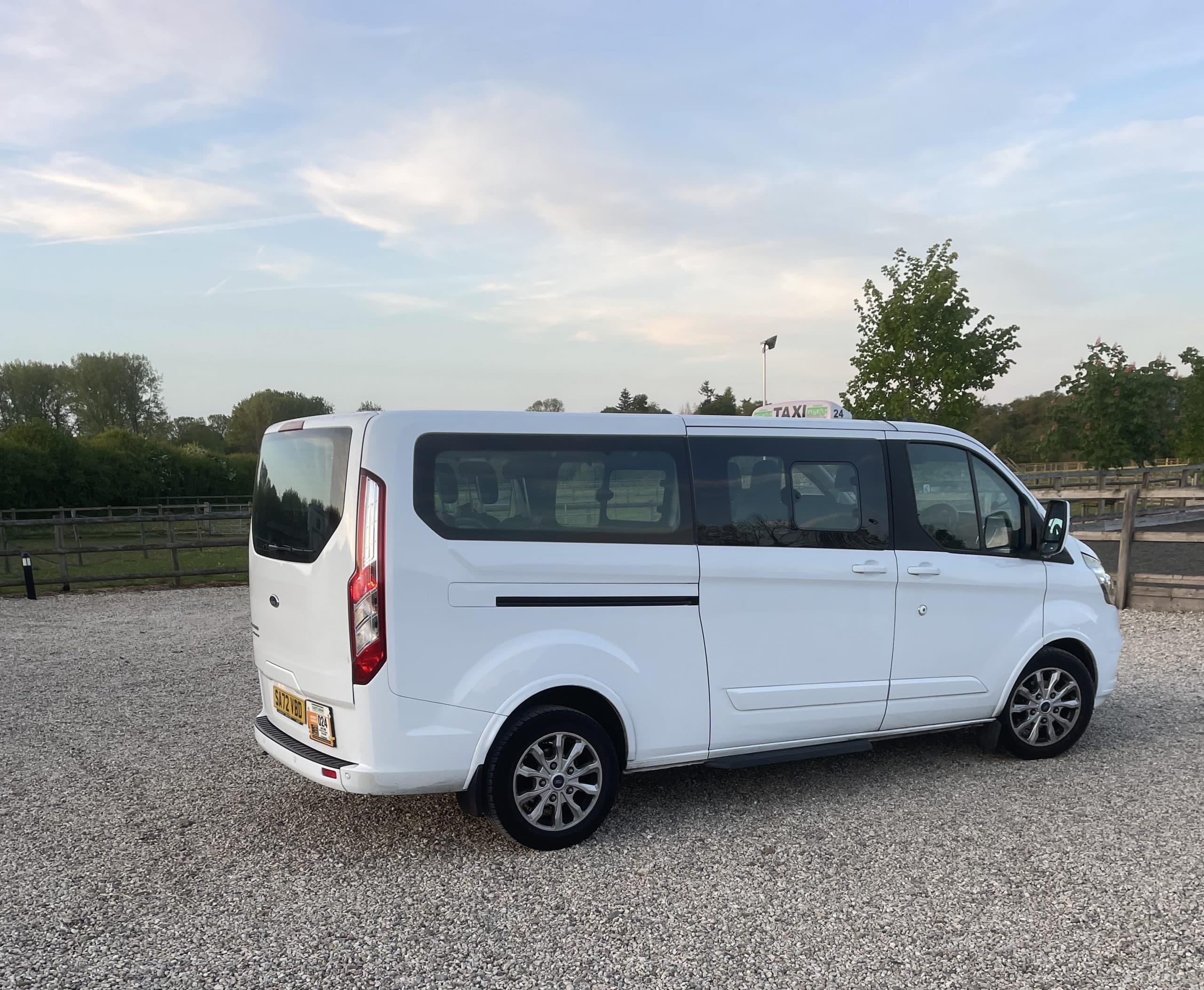 Contact Bob's 8 seater taxi in Eastleigh and Southampton