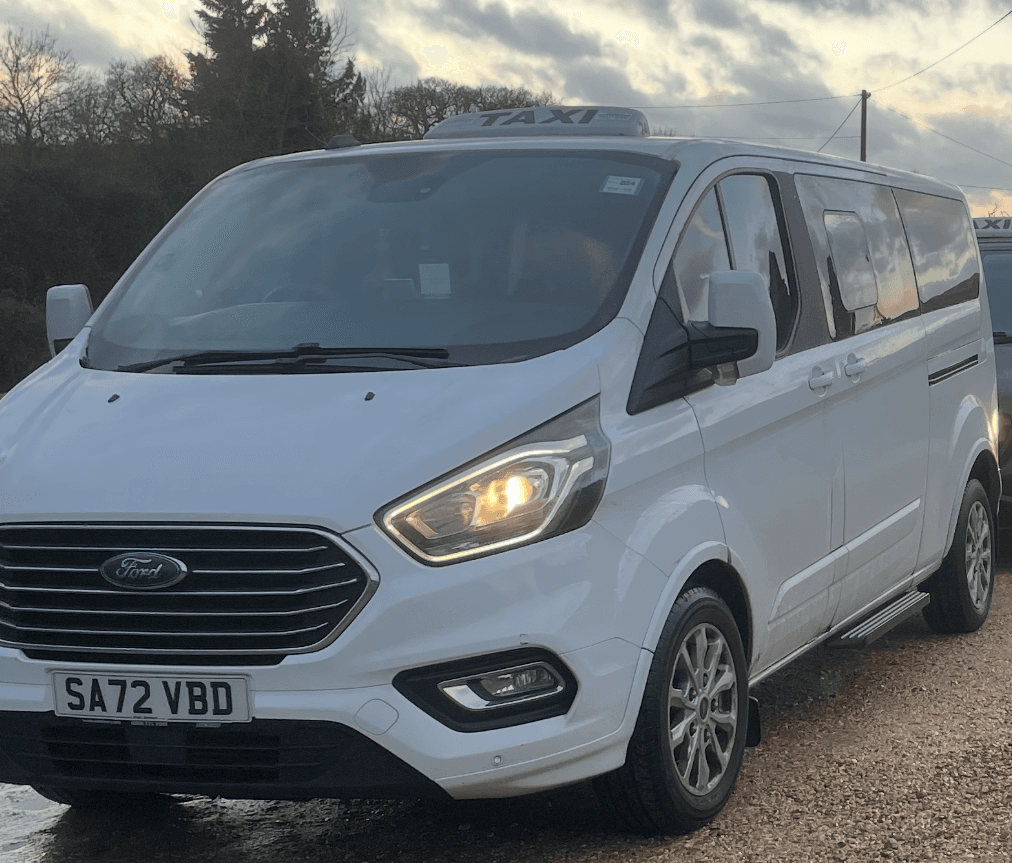 Bob's 8 seater taxi serving Eastleigh and Southampton